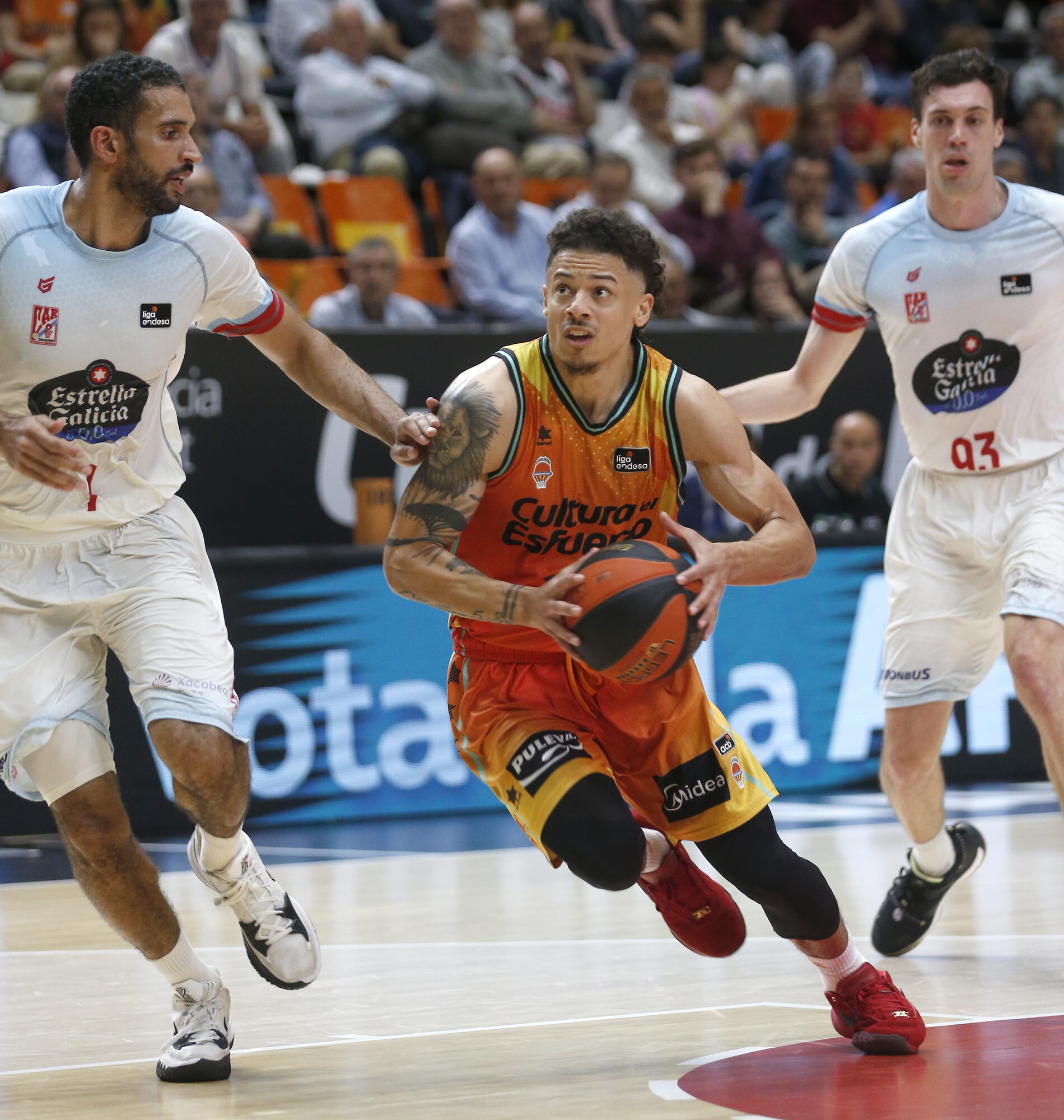Jonah Radebaugh finaliza su etapa en Valencia Basket | acb.com