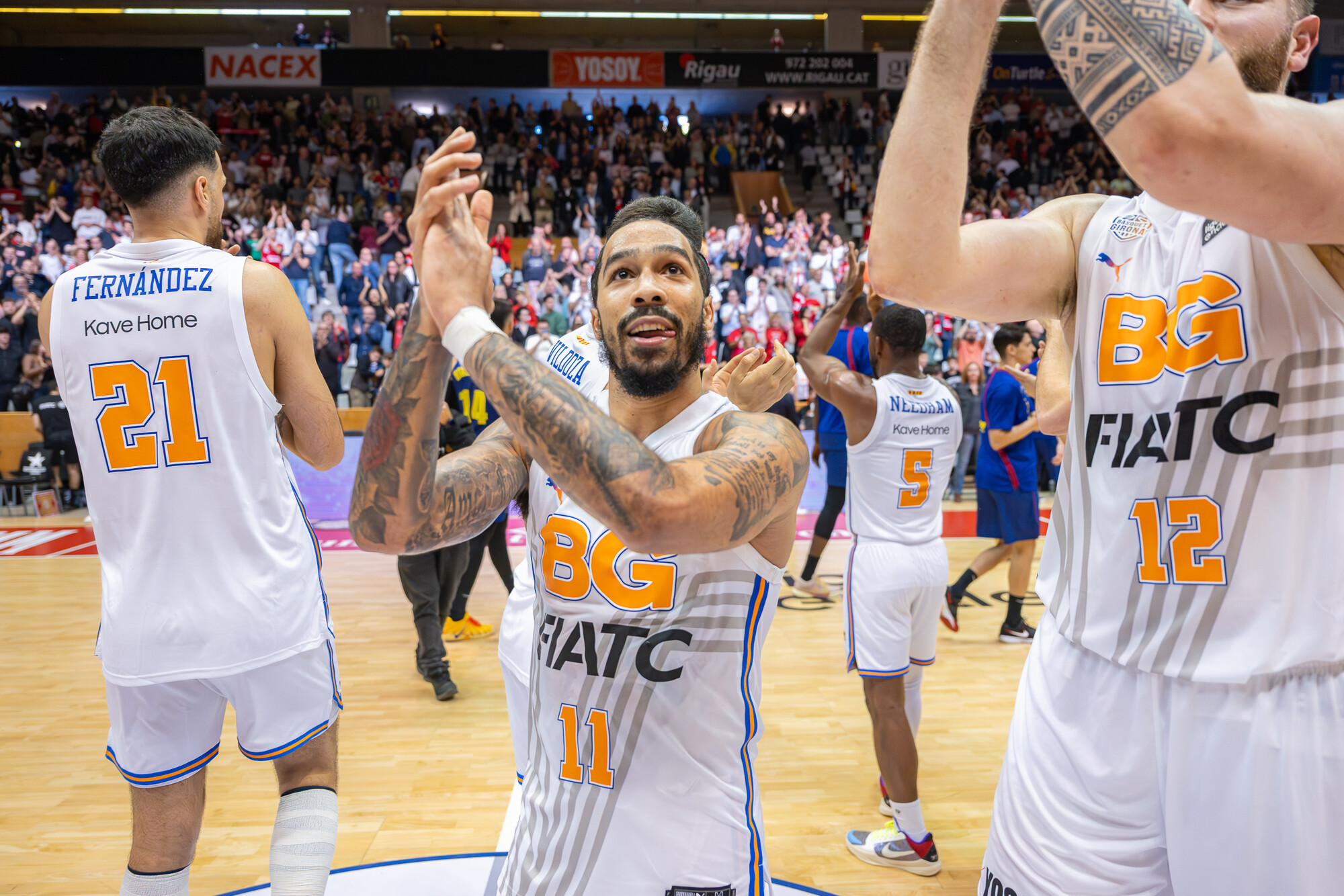 El Bàsquet Girona logra una victoria incontestable frente al Barça (96 ...