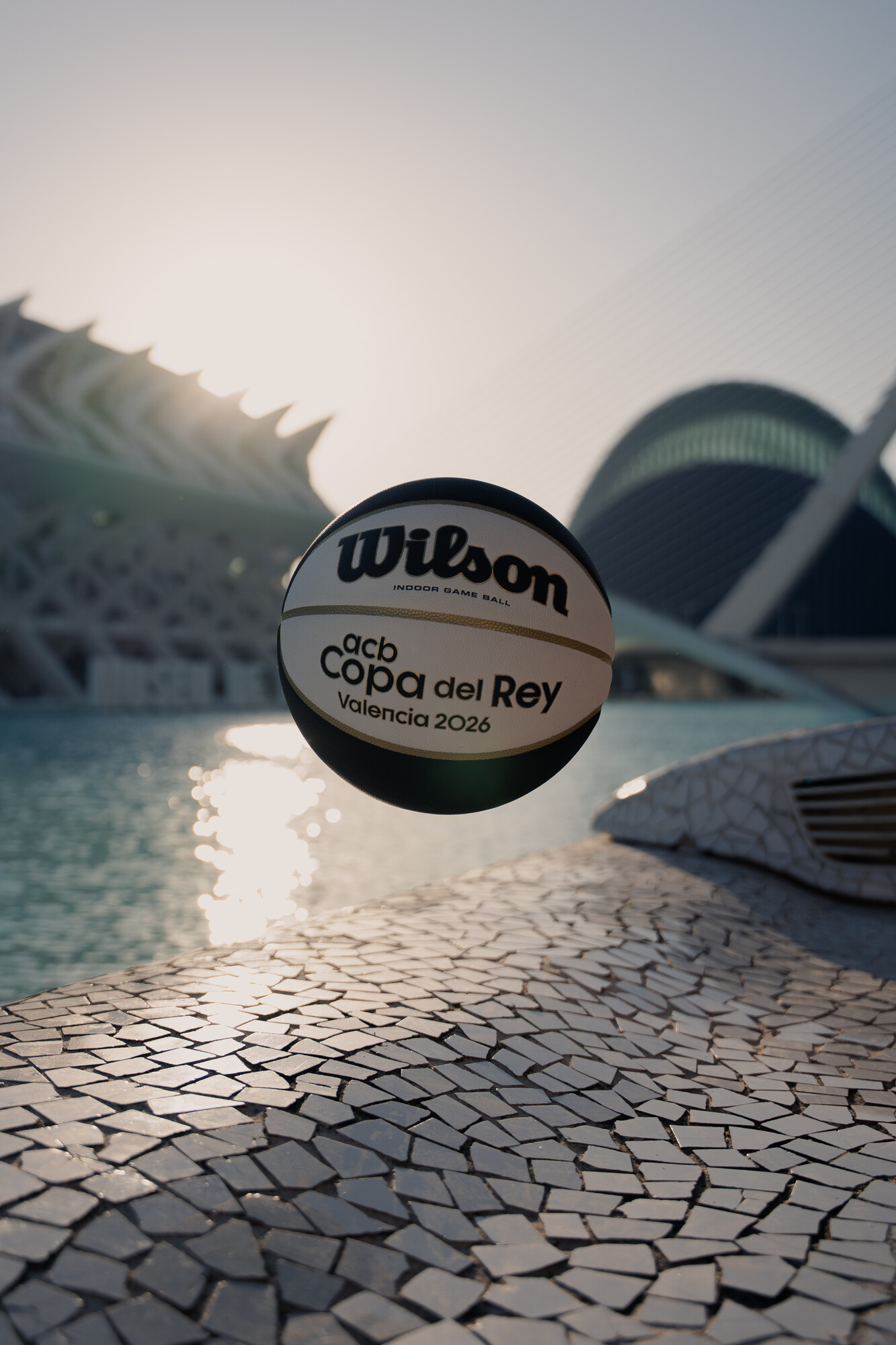 Así es el balón de la Copa del Rey Valencia 2026 | acb.com