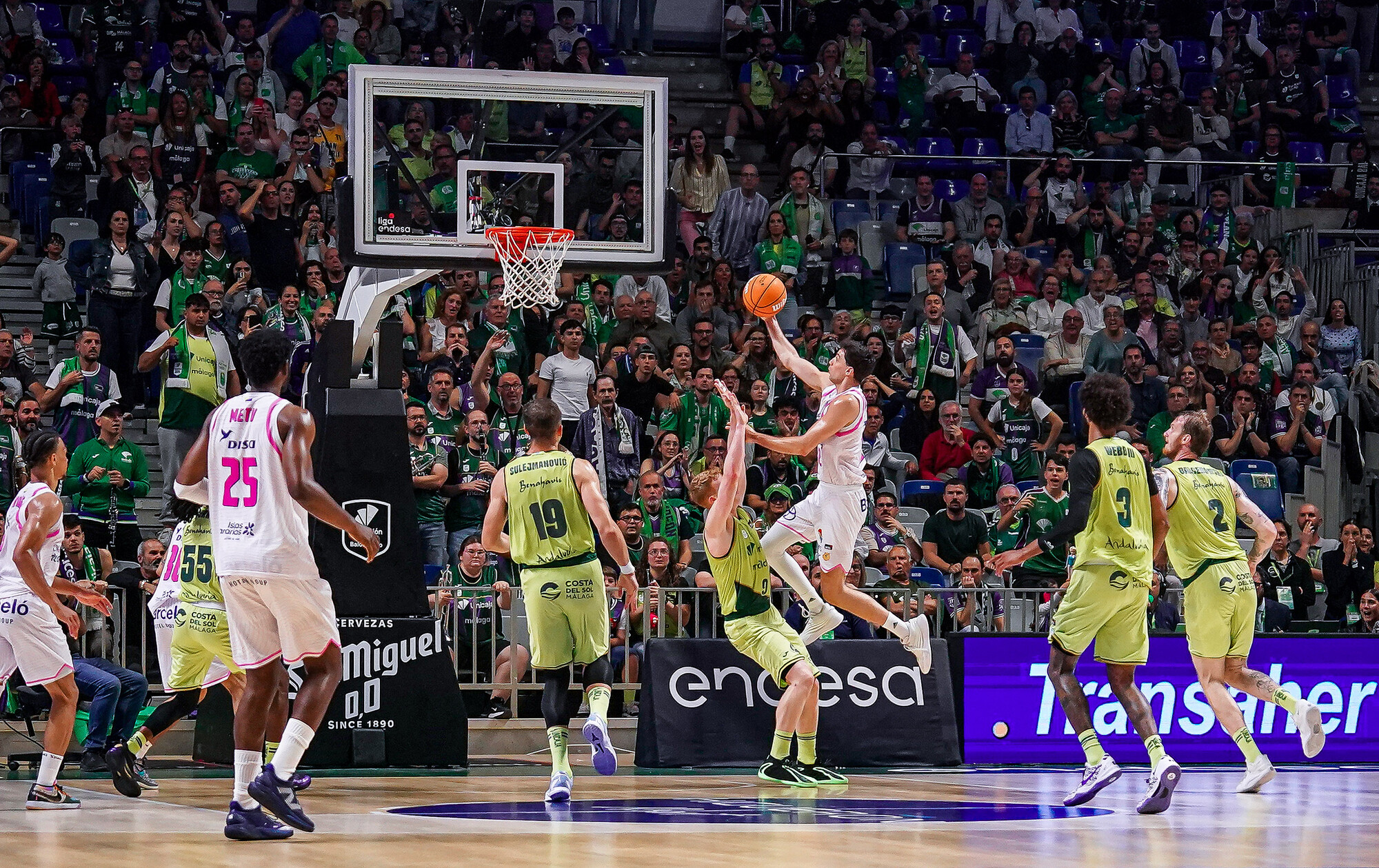 Chimezie Metu resucita al Dreamland Gran Canaria con 17 puntos en la prórroga milagrosa ante el Unicaja — image 2