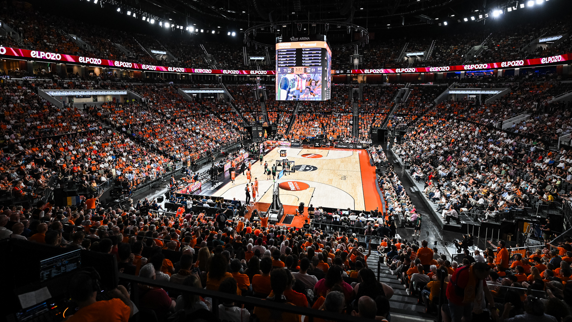 El Roig Arena, casi repleto.
