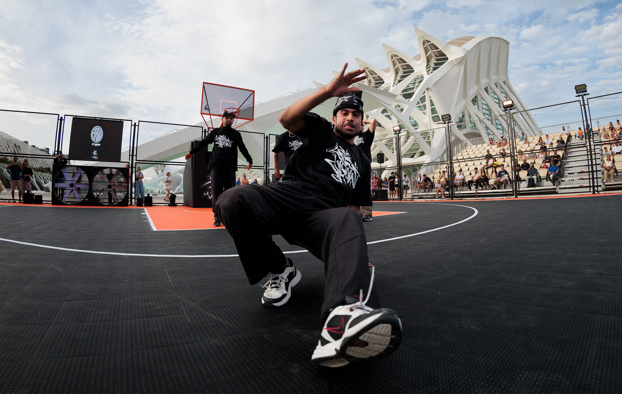 Actuación de BBoys en la Jaula acb Valencia 2026